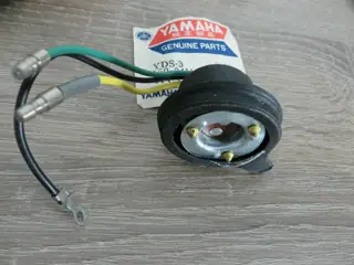 Yamaha Lampenfassung Sockel YDS3 socket 150-84112-00 Original NEU