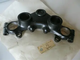 Yamaha Gabelbrücke Lenkerkrone XS250 XS400 crown handle 2L0-23435-00-98 Original NEU