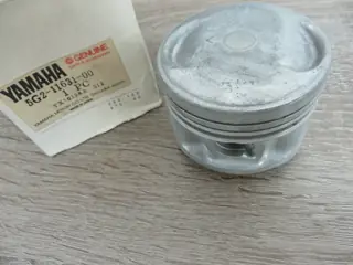 Yamaha Kolben Standart XJ750 SECA piston 5G2-11631-00 Original NOS