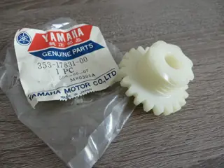 Yamaha Antriebszahnrad Drehzahlmesser RD80 MX RD50 MX RD50M RD50DX YSR80 gear sprocket 353-17831-00 NOS