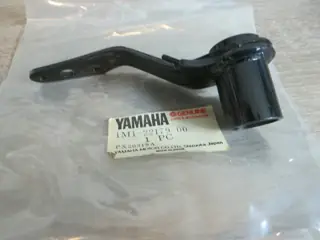 Yamaha Kettenspanner Arm DT250 MX DT400 MX chain tensioner arm 1M1-22179-00 Original