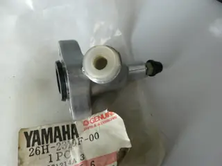 Yamaha Bremskolben vorne XJ900 31A XVZ1200 brake plunger 26H-2319F-00 Original