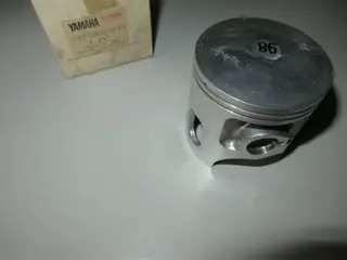 Yamaha Kolben DT175 MX Standart piston 2A7-11631-00-98 Original NEU