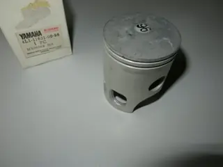 Yamaha Kolben RD250 LC Piston Standart 4L1-11631-01-96 Original Neu