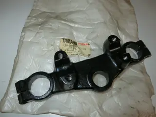 Yamaha Gabelbrücke Gabelkrone DT50 MX DT80 MX crown handle 5J0-23435-00-33 Original NEU
