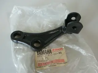 Yamaha Fußrastenhalter rechts SR500 footrest holder RH 48U-27421-00-33 Original NEU