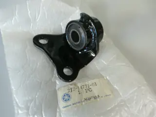 Yamaha Auspuffhalter Stütze SR500 stay muffler Original NEU