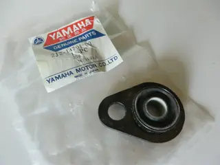 Yamaha Auspuffhalter Stütze Schalldämpfer SR500 muffler stay 2J2-14791-00/01 Original NEU