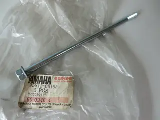 Yamaha untere Motor Befestigungsschraube YZ125 (1986-1987) frame engine bolt 95811-08185