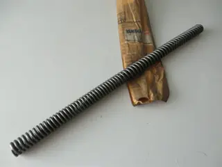Yamaha Gabelfeder LB50 LB80 Chappy LB3-M Bop GT50 GT80 JT1 JT2 fork spring Original NEU