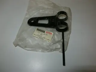 Yamaha Lampenhalter links DT125 MX DT175 MX stay headlight 2A6-84118-00 Original NOS