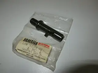 Yamaha Blinkerhalter RD350 YPVS stay flasher Original NEU