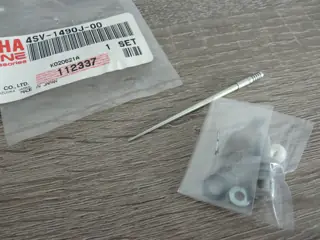 Yamaha Vergaser Nadelsatz YZF1000R Thunderace needle set 4SV-1490J-00 Original NEU