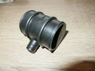 Verbindung Ansauggummi YAMAHA XS250 XS360 XS400 Carb Rubber Joint 90413-40002 NOS