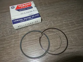Yamaha Kolbenringe 1. Übermaß +0,25mm DT125R DT125RE DT125X piston rings 4FL-11604-00 Original