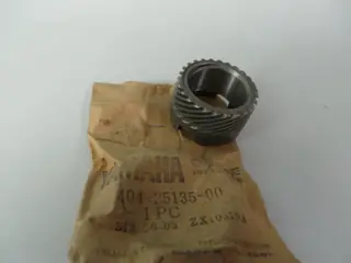 Yamaha Tachoantrieb RD50M RD200 speedo drive gear 404-25135-00 Original