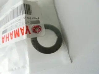 Yamaha Gabelfeder Scheibe DT50 MX DT80 MX fork washer Original NEU