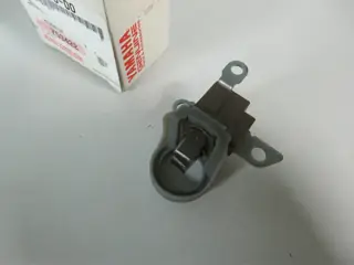 Yamaha Kohlenhalter GTS1000 FJ1200 FZX750 FZR1000 FZ750 XJR1200 YZF1000R brush holder 3FV-81619-00 Original