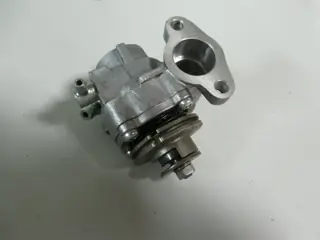 Yamaha Ölpumpe RD80 LCI RD80 LCII DT80 LCI LCII oil pump 5R2-13101-00 NOS