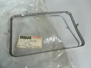 Yamaha Scheinwerfer Zwischenrahmen RD80 LCII RD125LC XJ750 SECA ring retaining NEU