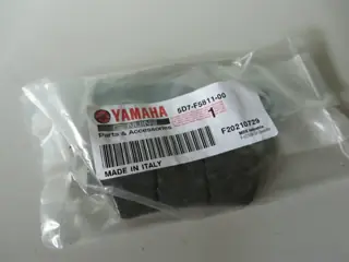Yamaha Bremsbeläge vorne YZF-R125 brake pads 5D7-F5811-00 Original NEU
