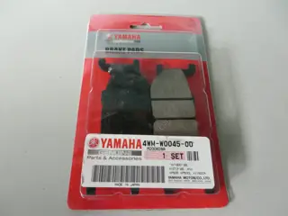 Yamaha Bremsbeläge vorne XVS650 Drag Star XP500 TMax XVZ1300 XV1600 Wild Star brake pads  4WM-W0045-00 original
