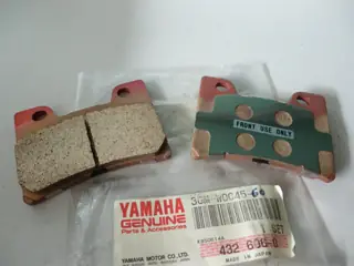 Yamaha Bremsbeläge vorne FZR1000 brake pads Original NEU