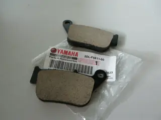 Yamaha Bremsbeläge hinten YP250R X-Max rear brake pads 2DL-F5811-00 Original NEU