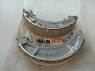 Yamaha Bremsbacken vorne YZ490 brake shoe kit original