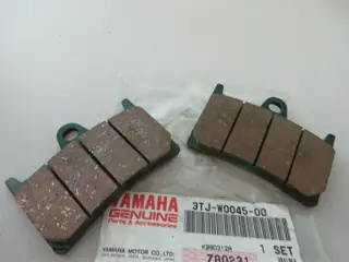 Yamaha Bremsbeläge vorne TZR250 FZR400 RR brake pads original