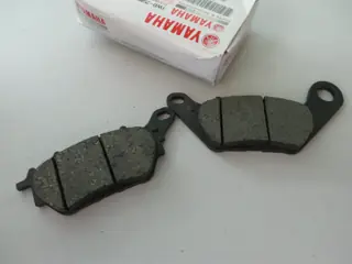 Yamaha Bremsbeläge hinten MT-03 YZF-R3 brake pads original NEU