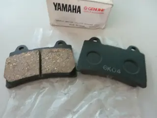 Yamaha Bremsbeläge vorne TDR250 brake pads Original