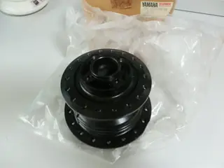 Yamaha Hinterradnabe DT50 MX DT80 MX Hub Rear Wheel 5J0-25311-00-98 Original NEU