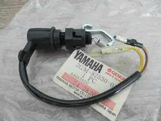 Yamaha Bremslichtschalter hinten FZR1000 rear Stop Switch  3GM-82530-01 Original