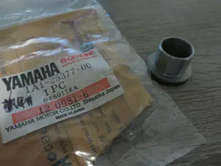 Yamaha Radlager Buchse hinten RD250 RD400 XS250 XS350 XS400 SE XS500 collar 1A1-25377-00 Original