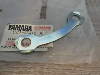 Yamaha Sicherungsblech Kettenrad DT250 MX washer lock 1M1-25412-00 original NEU
