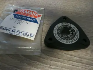 Yamaha Deckel Bremsflüssigkeitsbehälter hinten XS500 XS750 SE XS850 XS1100 S 1J3-25852-51 Original