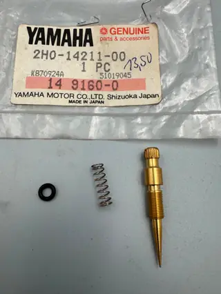 Yamaha Leerlauf Einstellschraube mit Feder und O-ring SR500 pilot screw 2H0-14211-00 Original NEU