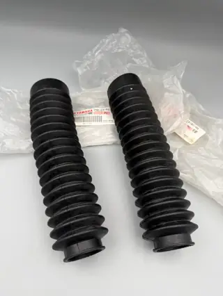 Yamaha TT500 XT500 Faltenbälge Gabelmanschetten schwarz Paar 2N6-23191-00 Original NEU