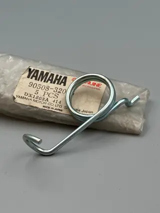 YAMAHA ZUGFEDER RD50M TY50M LB80 RD60 RD200 SPRING, TORSION 90508-32056 ORIGINAL NEU XX36943