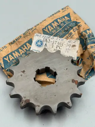 YAMAHA ANTRIEBSKETTENRAD 1979 XS250 YFP350U SPROCKET, DRIVE XX36981