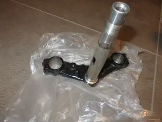 Yamaha Gabeljoch XS750 fork under bracket Original NOS