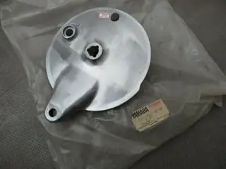 Yamaha hintere Bremsankerplatte XS400 SE brake drum plate 1L9-25026-00-38 NOS