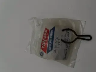 Yamaha Klemme XS750 XS850 XS750S Clip (Special) 90468-26066 Original Neu