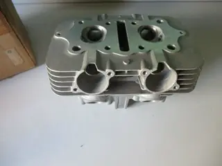 Yamaha Zylinderkopf XS360 cylinder head 1L9-11101-00 Original NEU