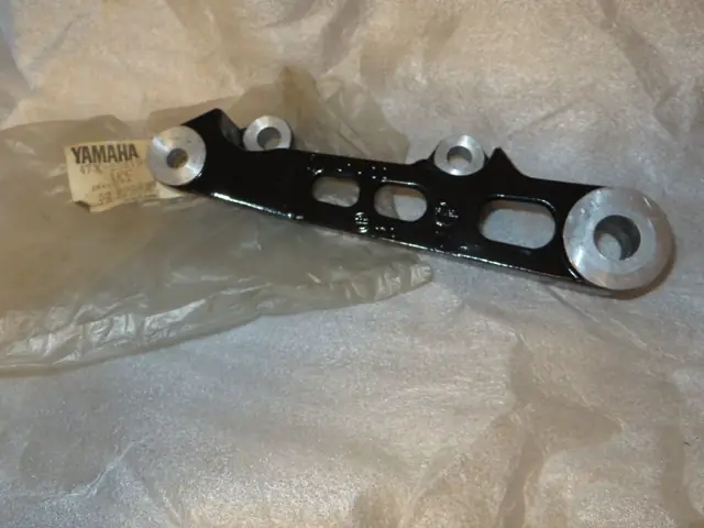 Yamaha Bremssattel Träger hinten RD500 LC bracket brake caliper 47X-25819-00