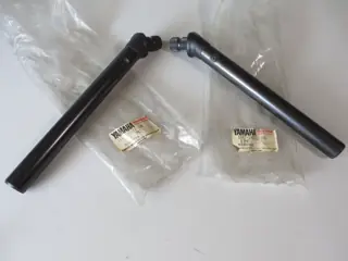 Yamaha Lenkerstummel rechts und links XZ550 11U-26212-00 und 11U-26211-00 Original NEU