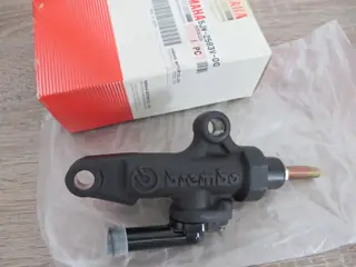 Yamaha Bremspumpe hinten FJR1300 rear brake master cylinder 5JW-2583V-00 NEU