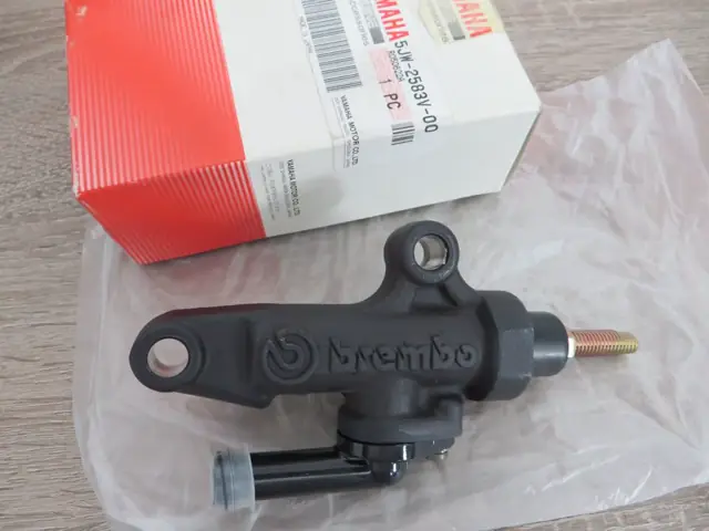 Yamaha Bremspumpe hinten FJR1300 rear brake master cylinder 5JW-2583V-00 NEU