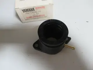 Yamaha Ansaugstutzen rechts XJ650 T Turbo joint carburetor NOS